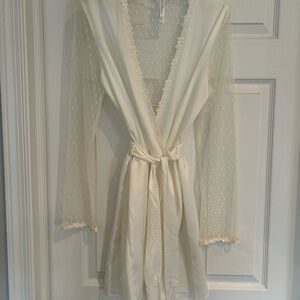 Flora Nikrooz Cream Sheer Lace Robe